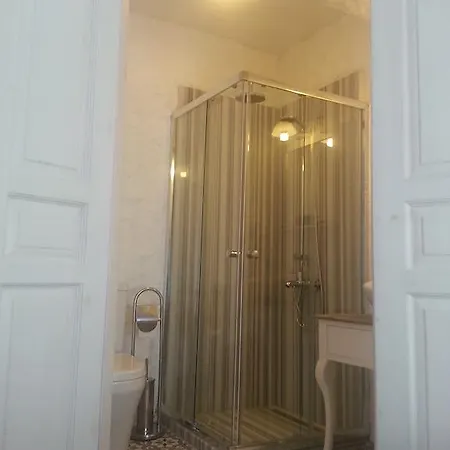 Mina فندق مبيت وإفطار ألاتشاتي